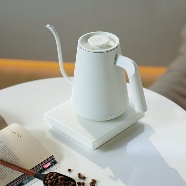 TIMEMORE FISH SMART PRO ELECTRIC POUR OVER KETTLE - WHITE 900ML - The Coffee Machine Collective
